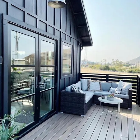 Black Barn Ranch Hill Views Downtown Close Holiday home