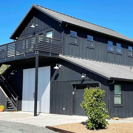Black Barn Ranch Hill Views Downtown Close Holiday home
