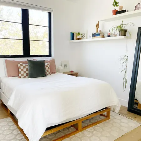 Private Pool & Hot Tub Retreat Near Downtown Slo