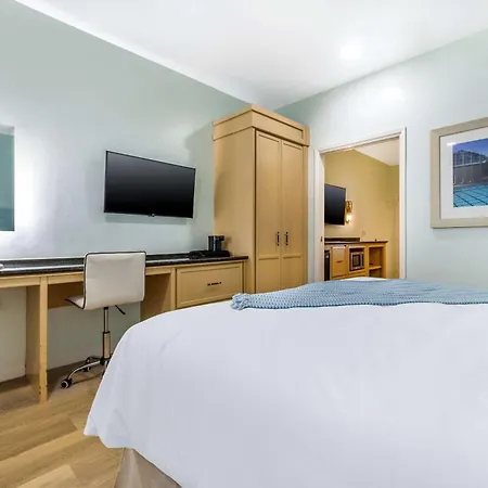 Quality Downtown Hotel