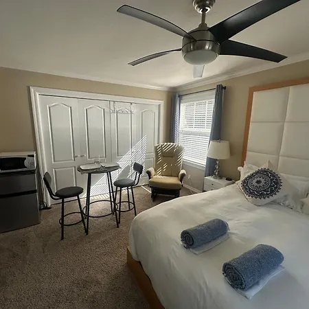 Homestay Oasis Private Entry Suite, Pool, Jacuzzi And San Luis Obispo