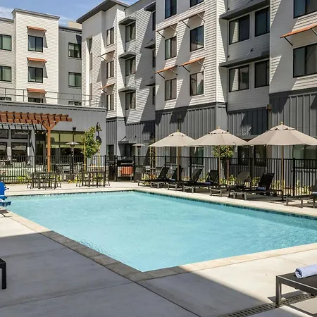 Hotel Springhill By Marriott 3*