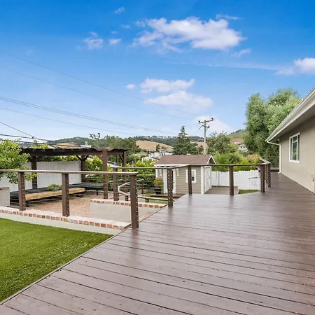 Sleeps 11 Wine Trail Fire Pit Bocce & Trampoline Holiday home