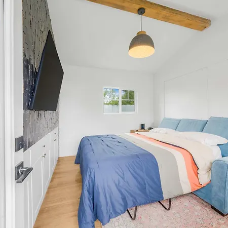 Sleeps 11 Wine Trail Fire Pit Bocce & Trampoline