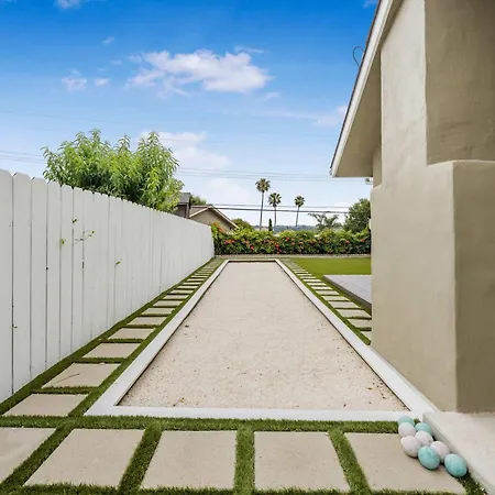 Holiday home Sleeps 11 Wine Trail Fire Pit Bocce & Trampoline