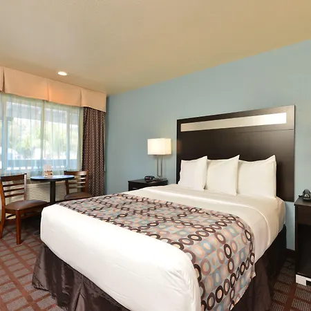 Avenue Downtown District Slo Inn 3*