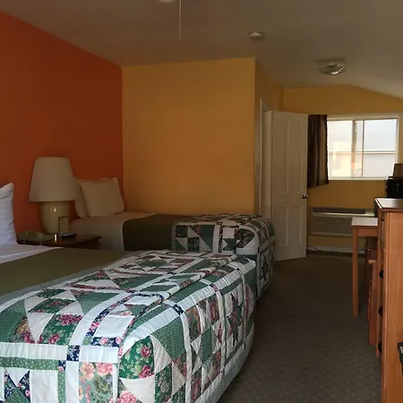 Padres Motel 2*