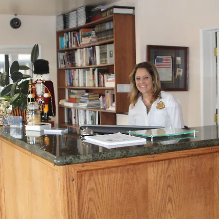 Inn Peach Tree