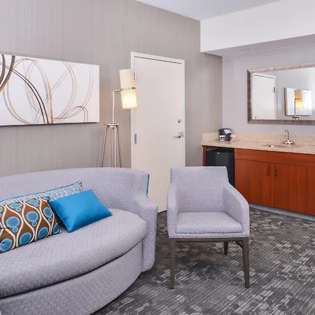 Courtyard By Marriott