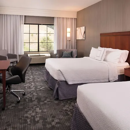 Courtyard By Marriott Hotel