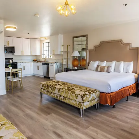 Hotel Sands & 3*