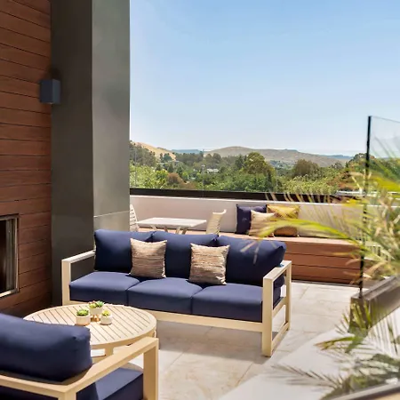 La Quinta By Wyndham Hotel