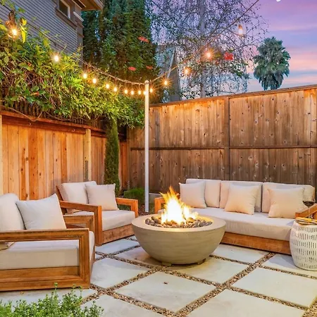 1884 Elegant Fire Pit, Tesla Tech, Near Dt *