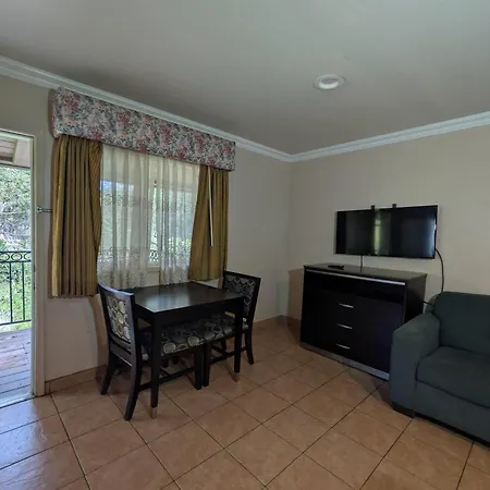 Olive Tree & Suites, A Howard Johnson By Wyndham San Luis Obispo