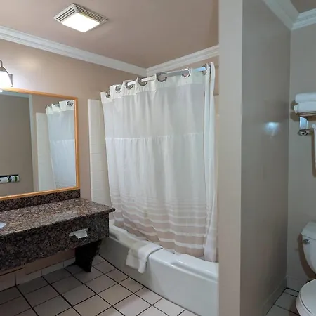 Olive Tree & Suites, A Howard Johnson By Wyndham 3* San Luis Obispo