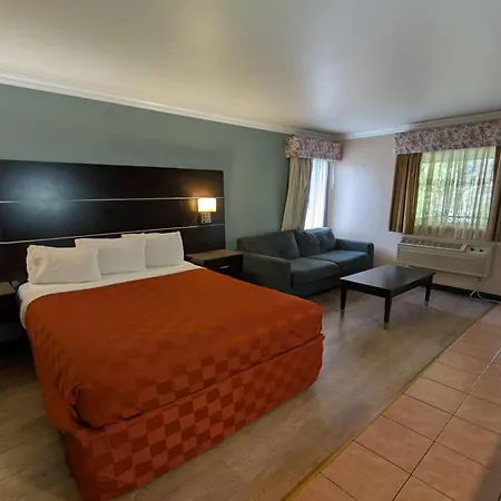 Hotel Olive Tree & Suites, A Howard Johnson By Wyndham 3*