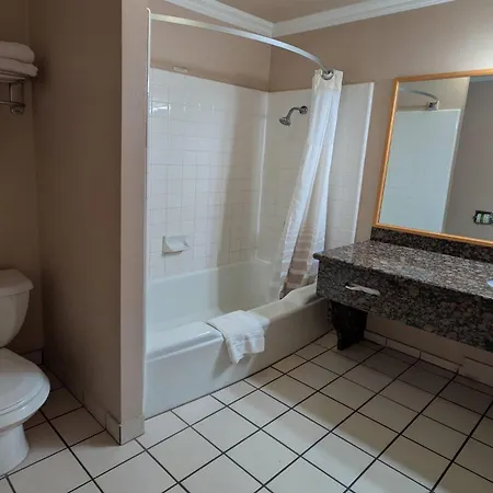 Olive Tree & Suites, A Howard Johnson By Wyndham 3*