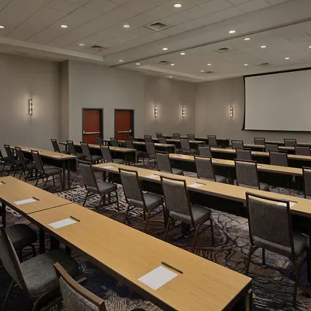 Courtyard By Marriott Hotel