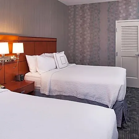 Courtyard By Marriott Hotel