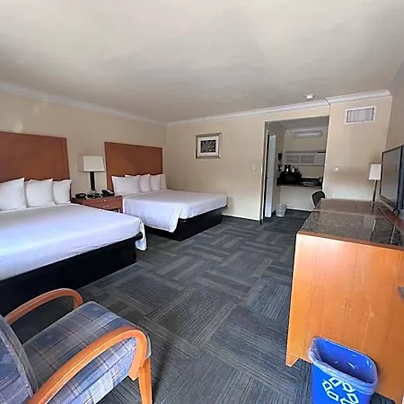 Hotel At
