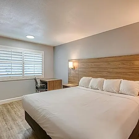 Vagabond 2* San Luis Obispo