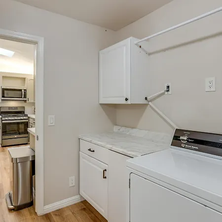 Hike, Work & Play! Slo Home: 2 Mi To Beaches Holiday home
