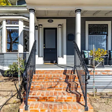 Downtown Slo Victorian Holiday home *