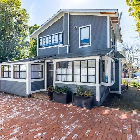 Downtown Slo Victorian Holiday home *