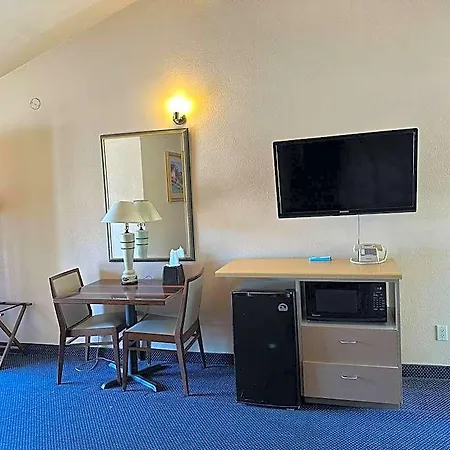 Budget 2* San Luis Obispo
