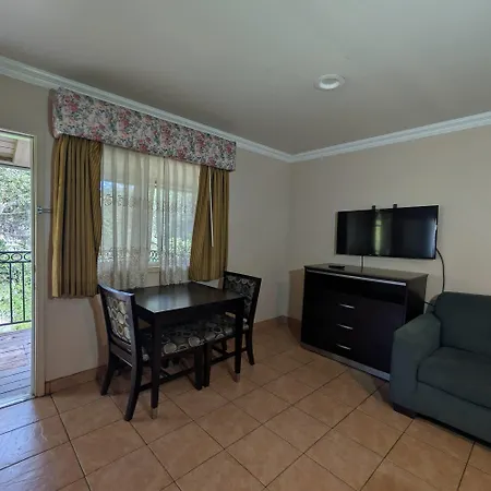 Hotel Olive Tree & Suites, A Howard Johnson By Wyndham