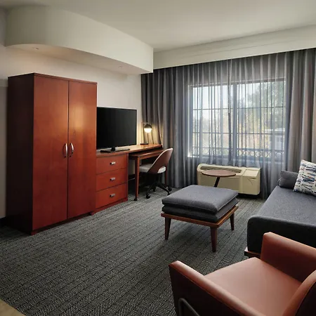 Hotel Courtyard By Marriott