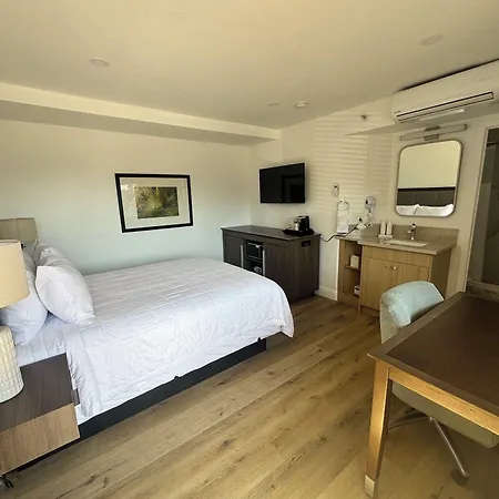 Hotel Lamplighter & 3*