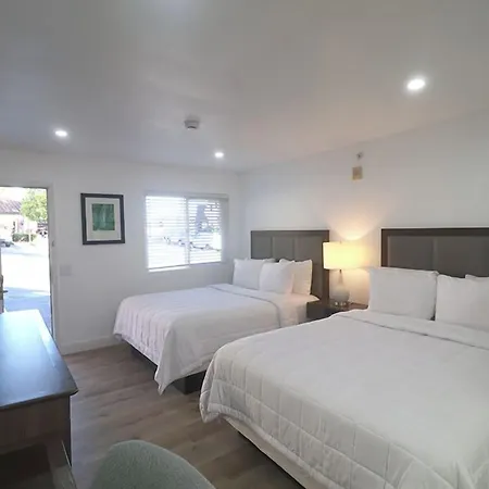 Hotel Lamplighter & 3*