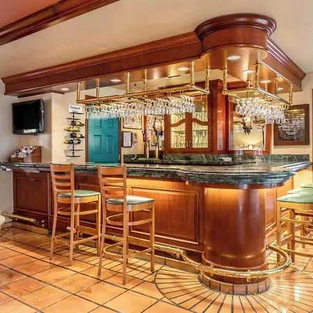 Hotel Quality Downtown 5*
