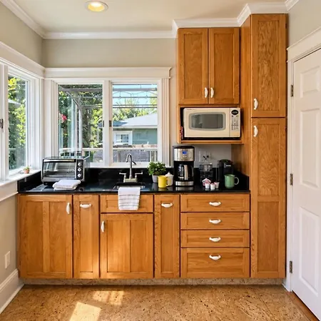 Charming Slo Retreat * San Luis Obispo