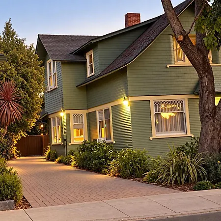 Charming Slo Retreat Holiday home *
