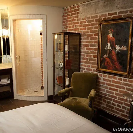 Granada & Bistro Hotel