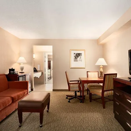 Embassy Hotel 4*