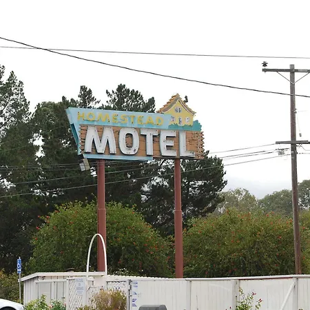 Homestead Motel *