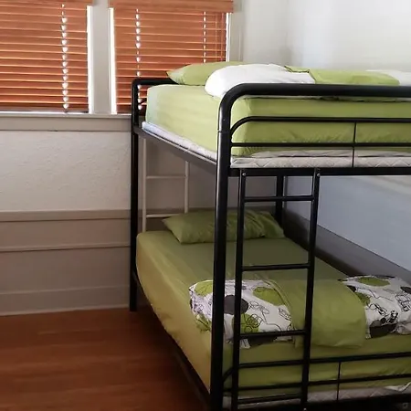 Hostel International House Slo *