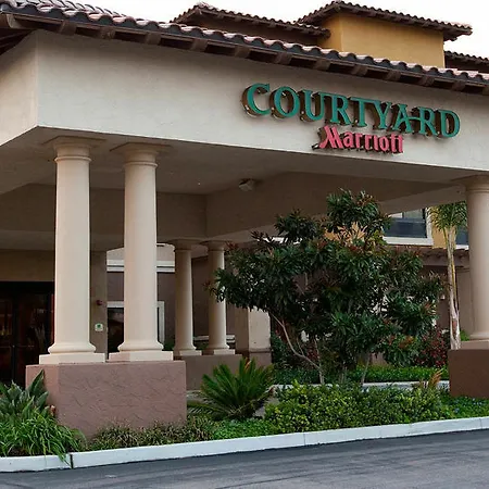 Courtyard By Marriott Hotel 3*