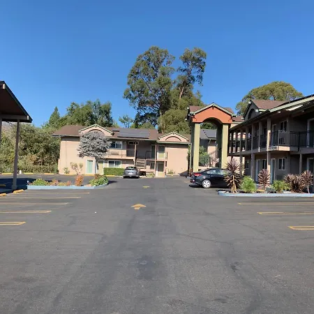 Hotel Olive Tree & Suites, A Howard Johnson By Wyndham