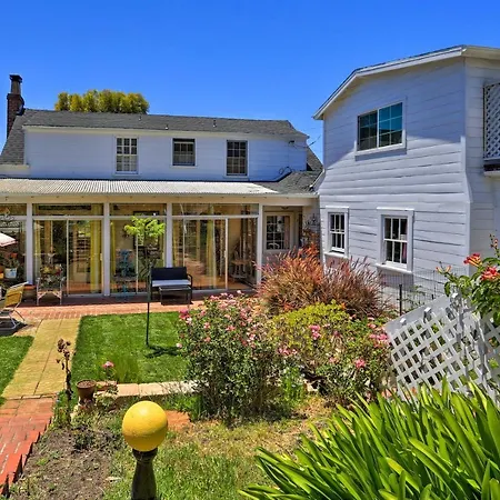 Holiday home Central With Garden And Yard!