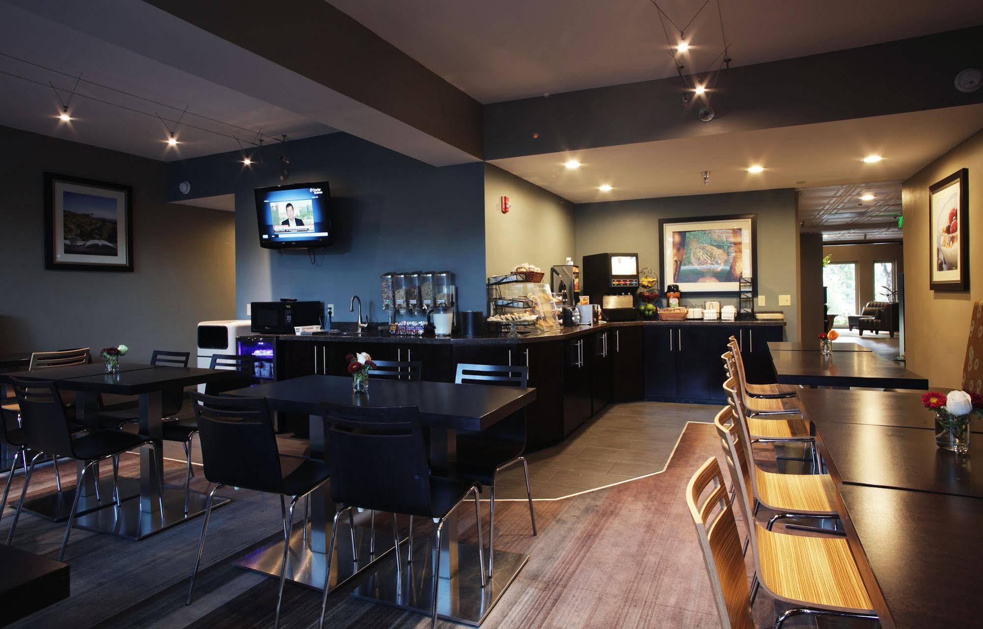 Hotel La Cuesta Inn, Bw Signature Collection 3*