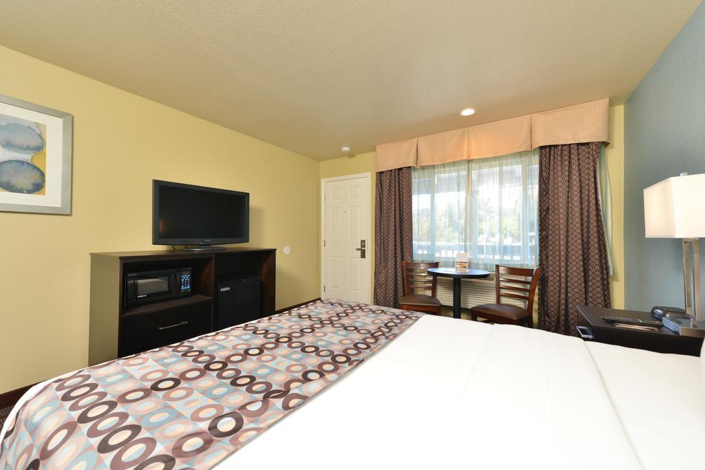 Inn Avenue Downtown District Slo 3*