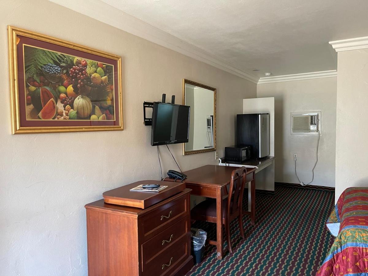 Homestead Motel *