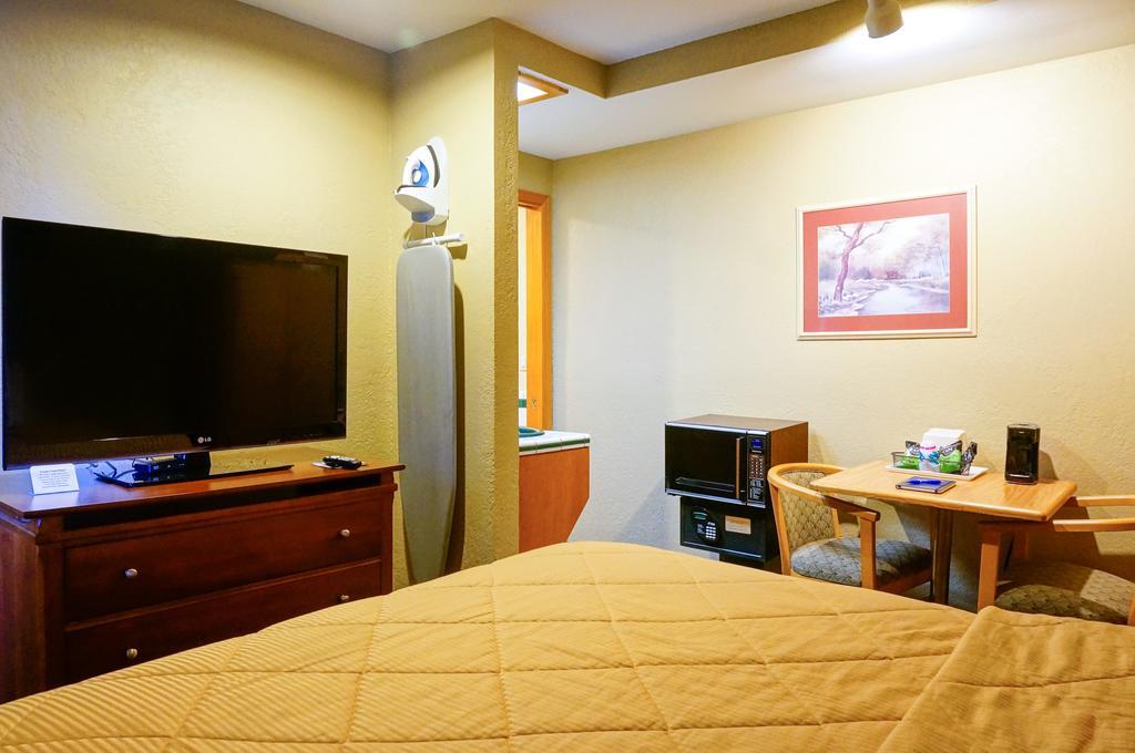 Hotel Lamplighter & San Luis Obispo