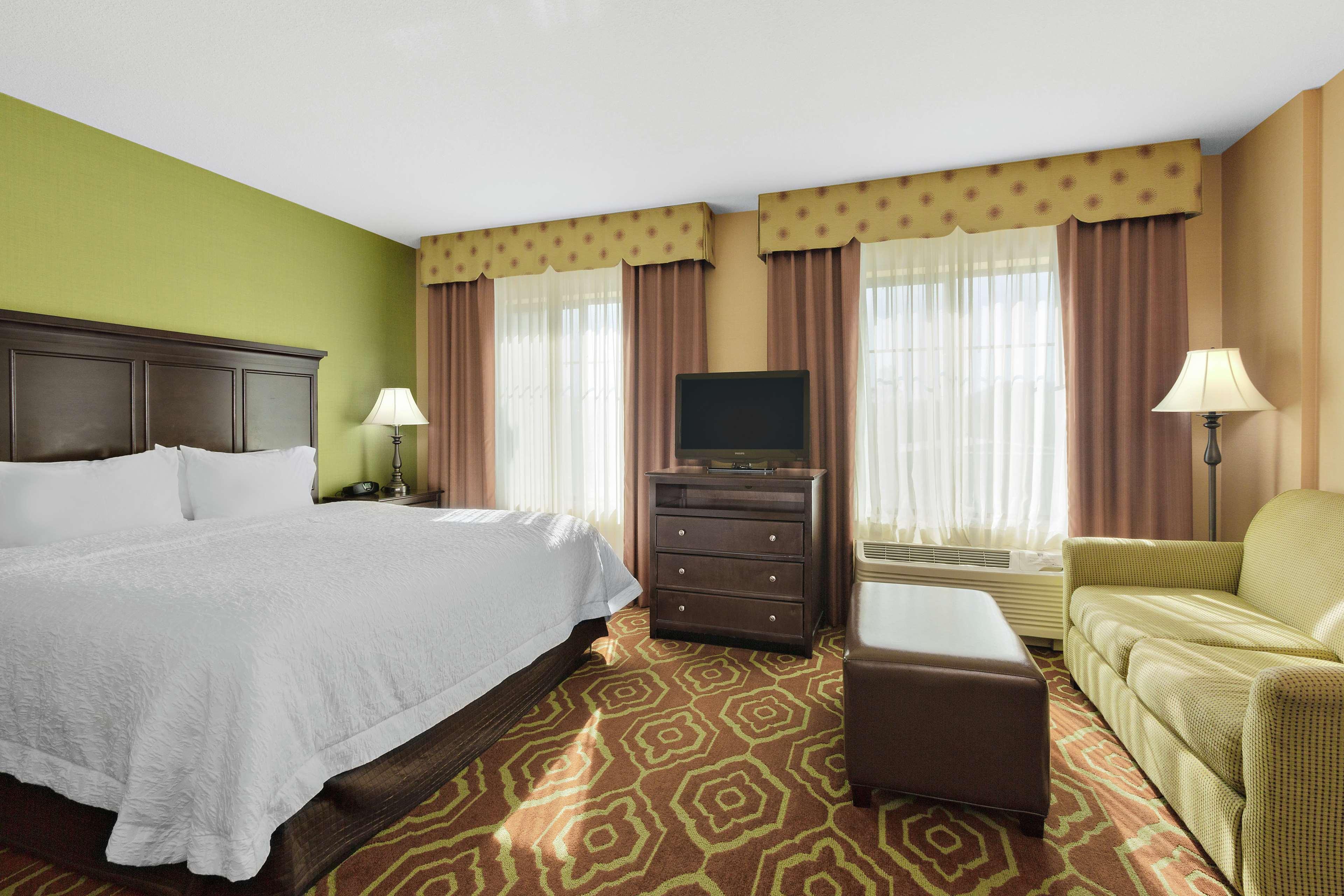Hampton & Hotel 3*