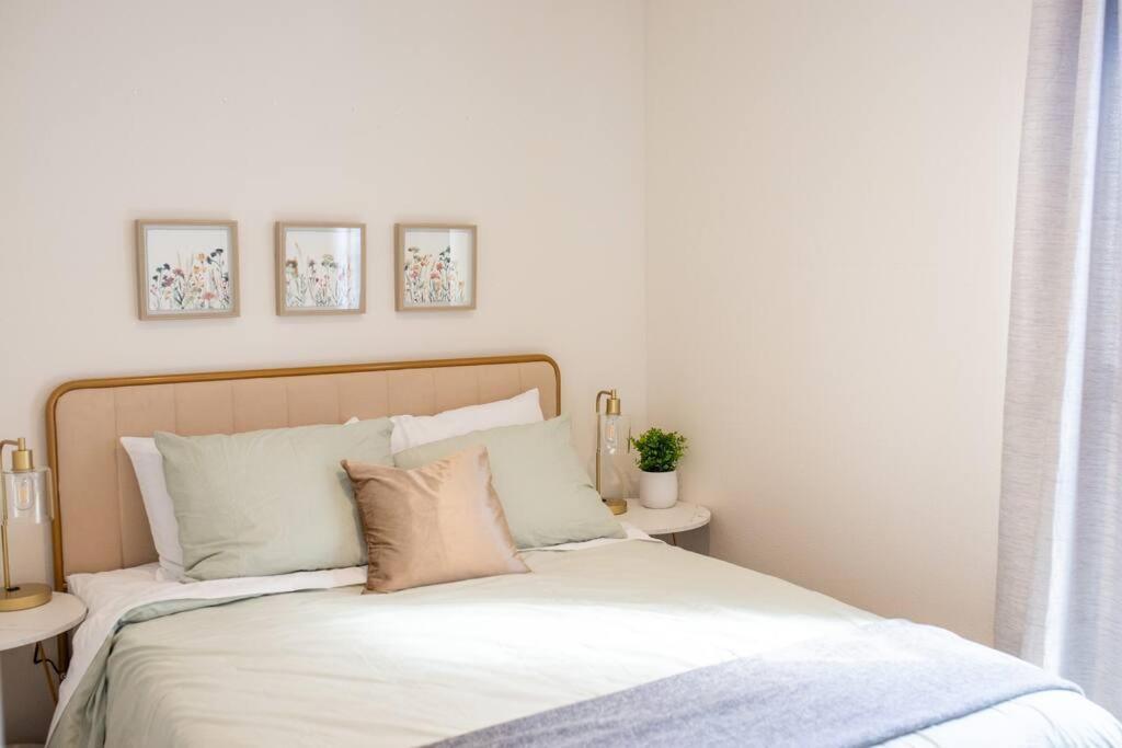 Modern 2-bedroom Eucalyptus House Holiday home *