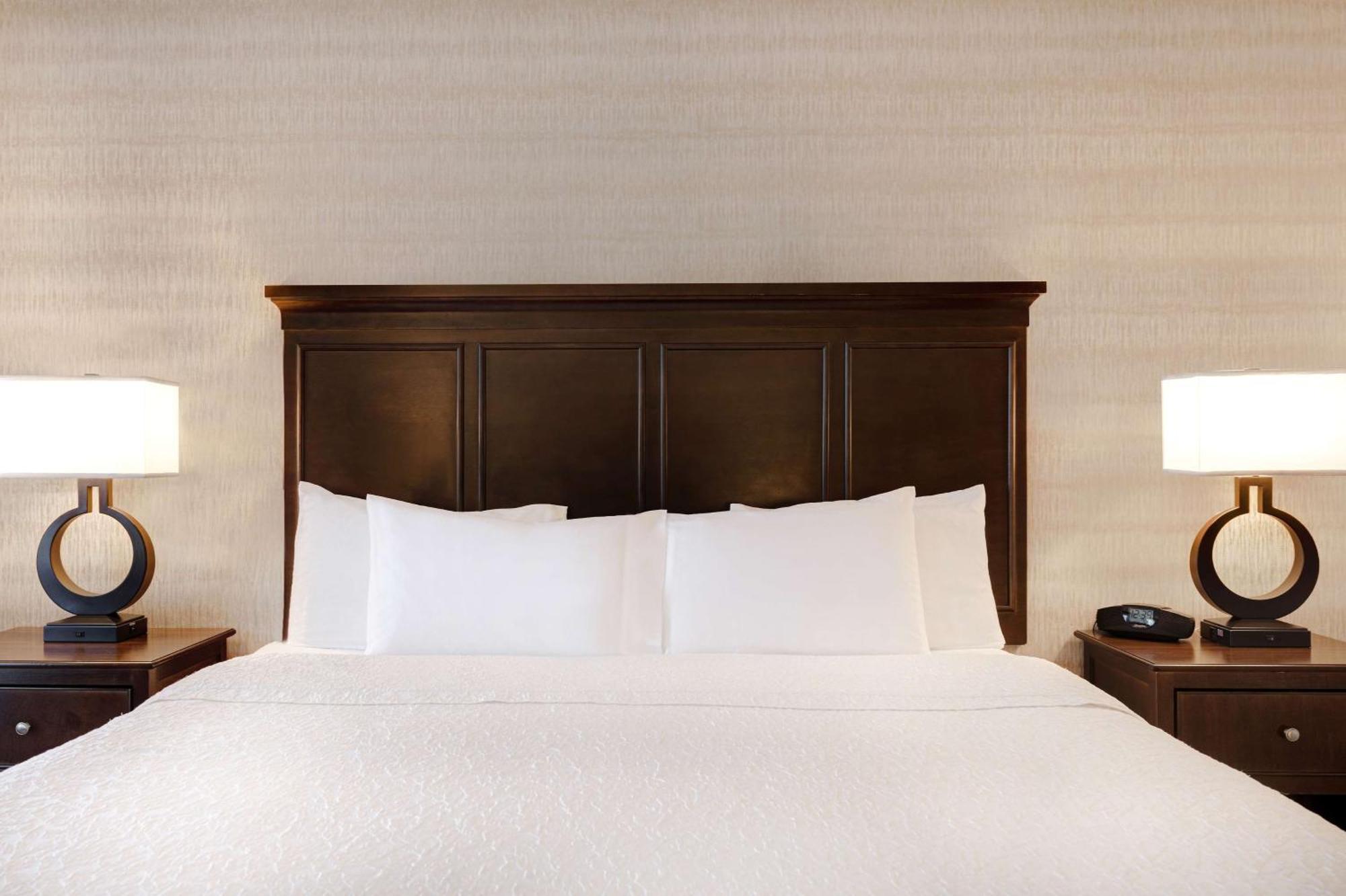 Hampton & Hotel 3*